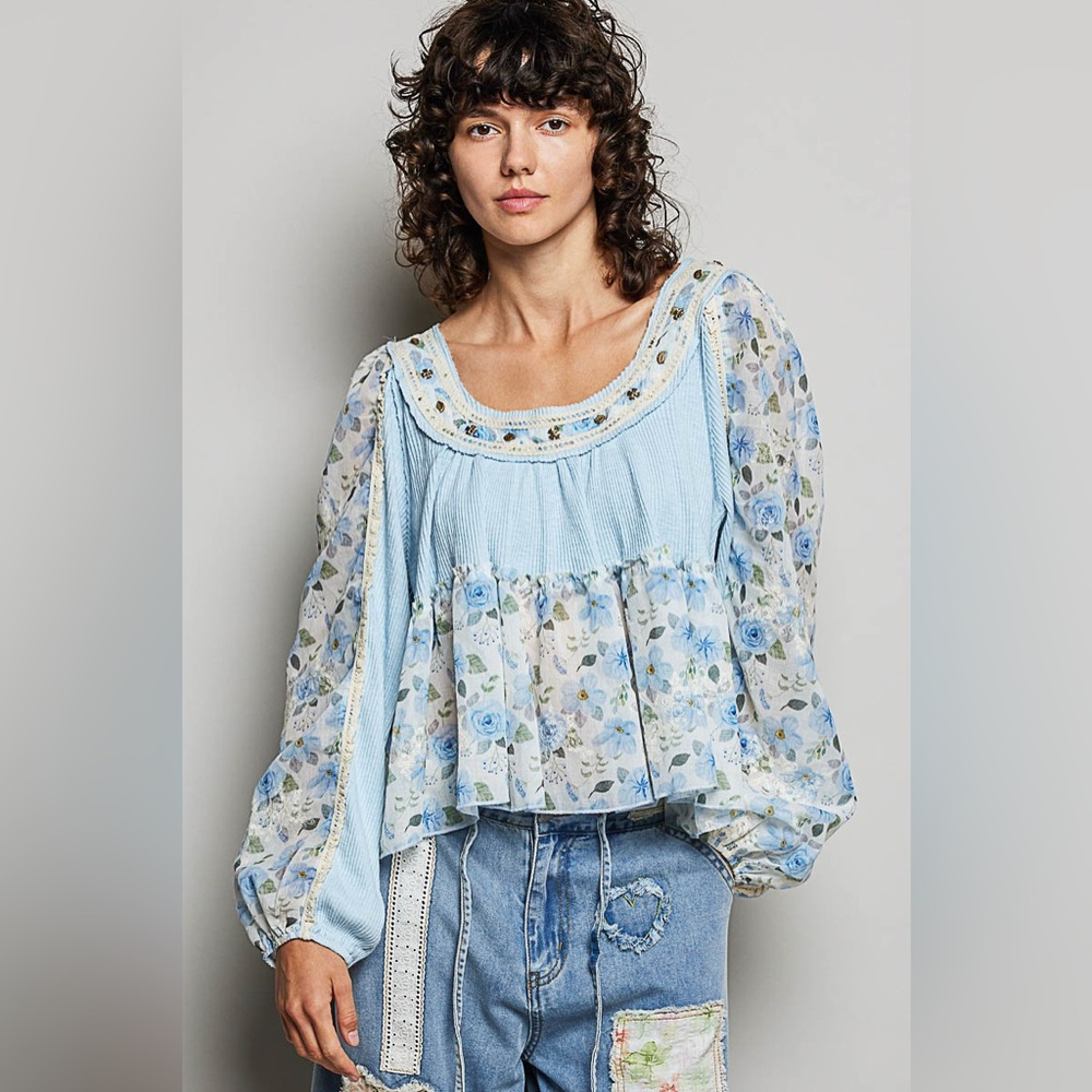 One Left!...POL Light Blue Floral Peasant Blouse - Picture 4 of 6